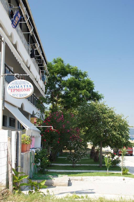 Ermioni Apartments Nea Vrasna Ngoại thất bức ảnh
